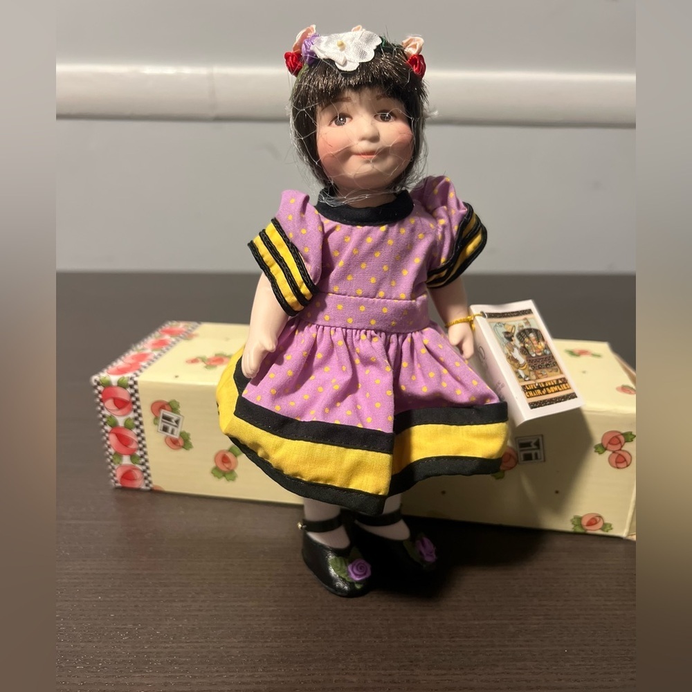 Mary Engelbreit The Good Company Rebecca  8” Porcelain Doll Vintage with tag